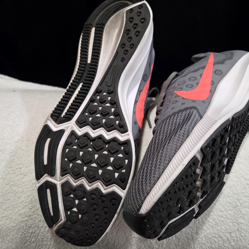 Nike Gray Sneakers with Pink Swoosh - Picture 10 of 11